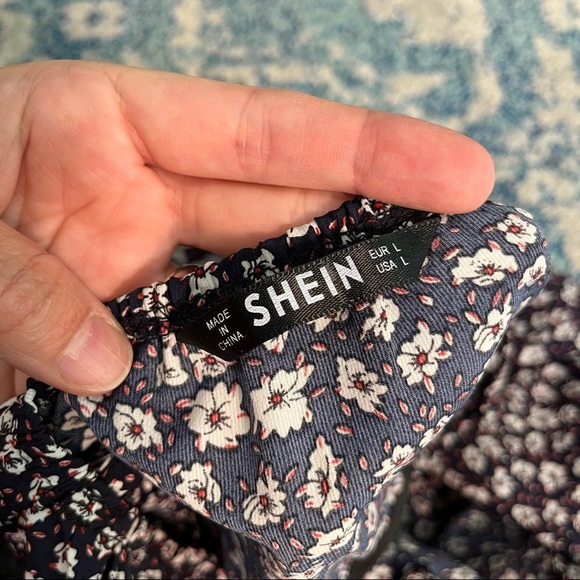 SHEIN Flower Romper, size Large - Picture 4 of 6